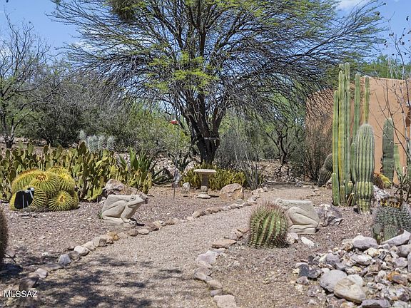 2nd image of 4 Cerro Pelon Ln