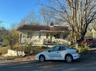 102 Pelham Rd, Oak Ridge, TN 37830