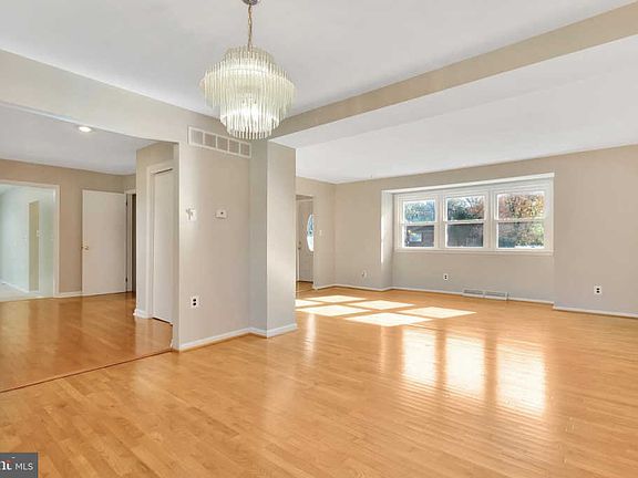 2nd image of 36 Austin Cir