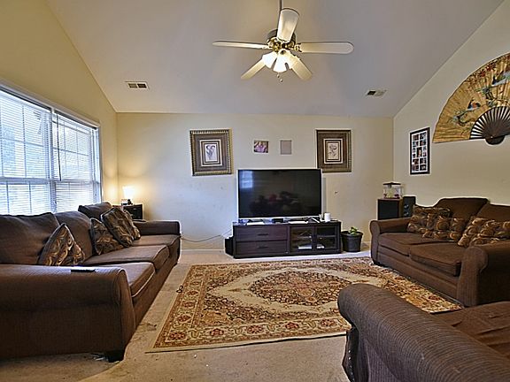 2nd image of 822 Orr Dr