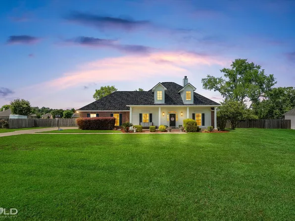 202 Clinton Dr, Stonewall, LA 71078
