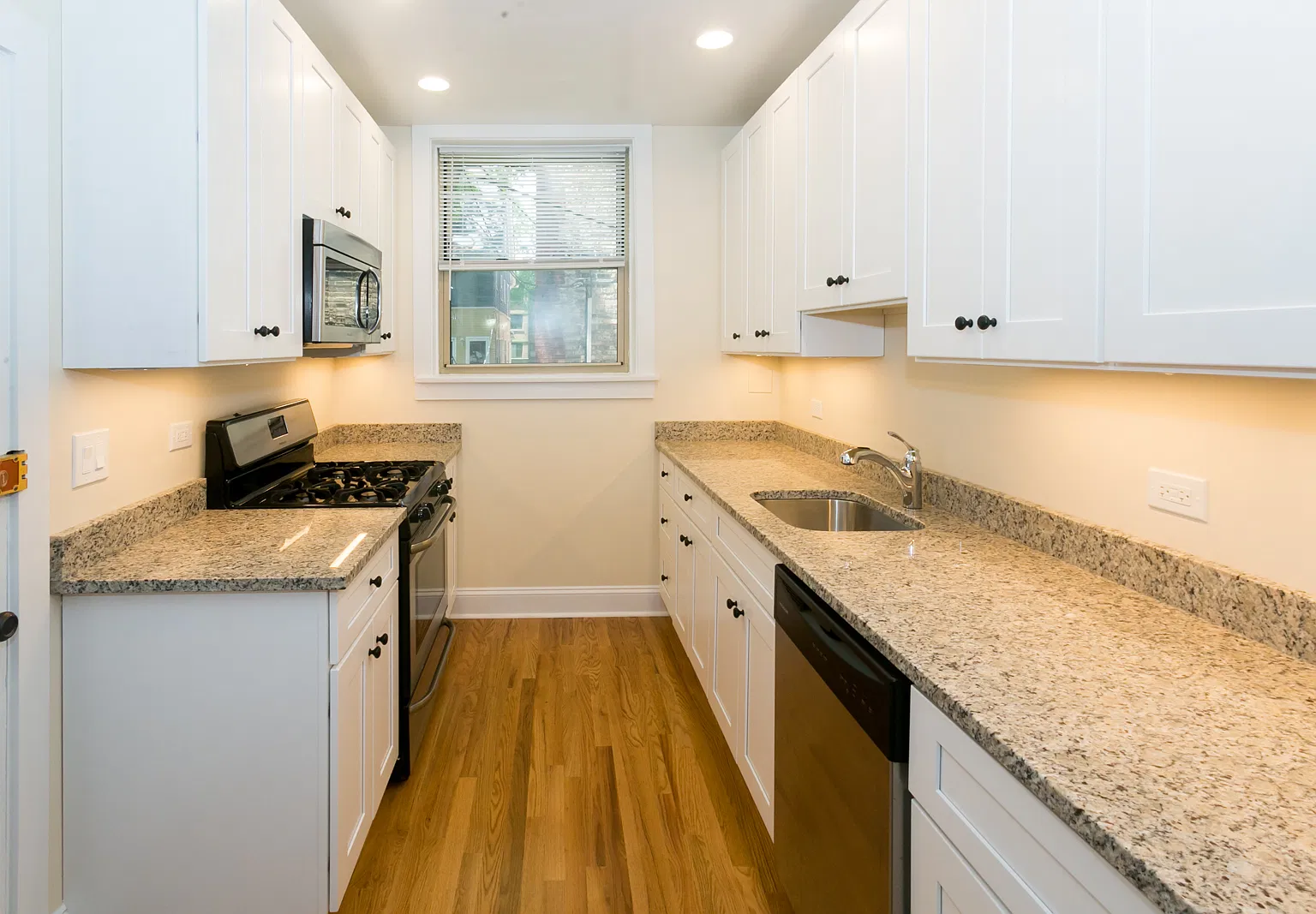 1 bed, 774 sqft, $1,795 — Photo 3