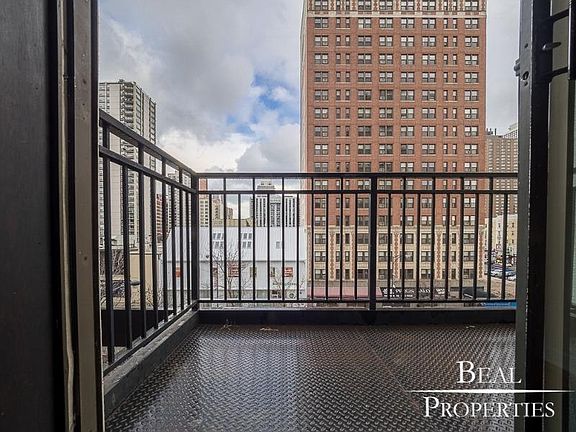5th image of 1220 N La Salle Dr APT 5D