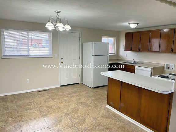 4th image of 7760 Berchman Dr