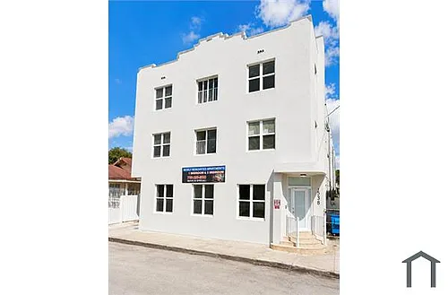 1051 NW 2nd St Photo 1