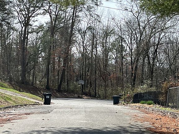 5th image of 8975 Regent Ln