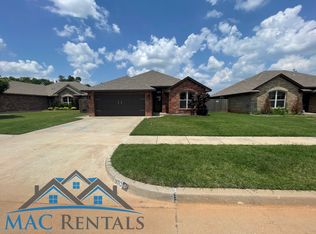 10713 SW 34th Ter, Yukon, OK 73099