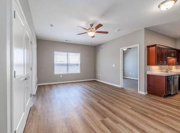5th image of 2625 W Delmar St #B37b29704