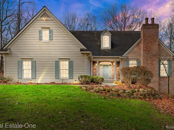 6575 High Pine Dr, Davisburg, MI 48350