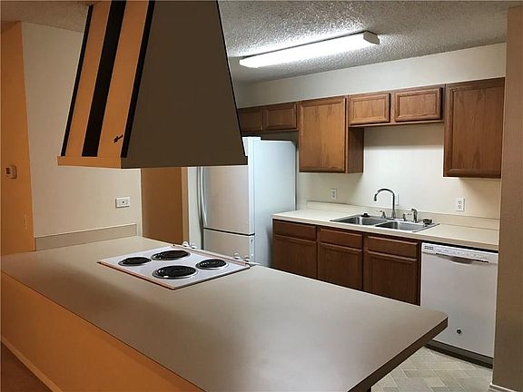 3rd image of 617 Circleview Dr
