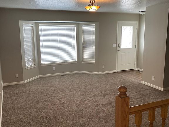3rd image of 178 Plantation Ln