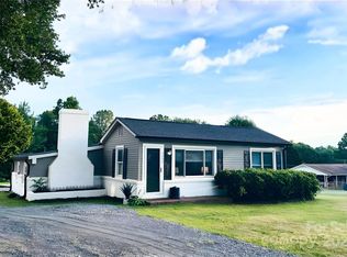 2202 16th Ave NE, Hickory, NC 28601