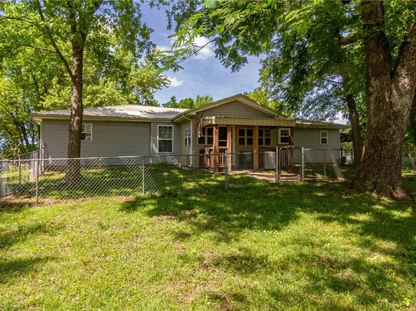 3315 SE Lostine Rd, Columbus, KS 66725