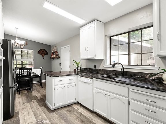 2nd image of 14368 Sinclair Cir