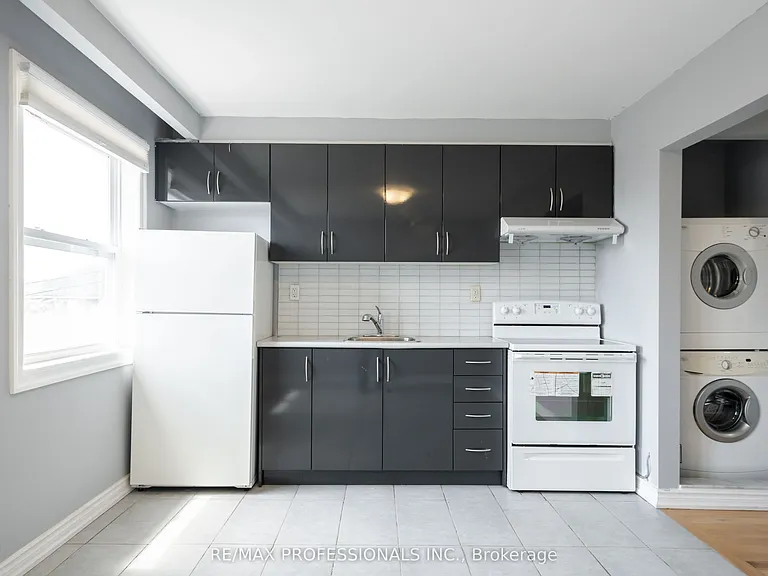 35A Bowie Ave #UPPER — Photo 10