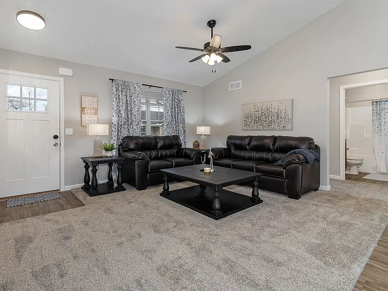 12 E Persimmon Dr — Photo 3