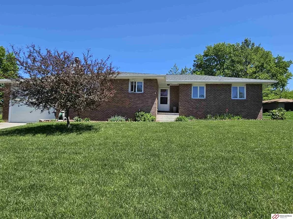 1720 S 13th St, Beatrice, NE 68310