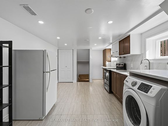 5th image of 52 Revlis Cres