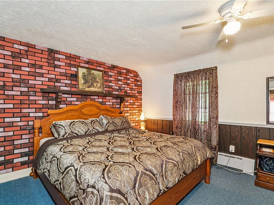 19th image of 106 Shady Ln