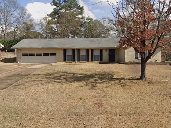 601 Larkin Ln, Montgomery, AL 36109