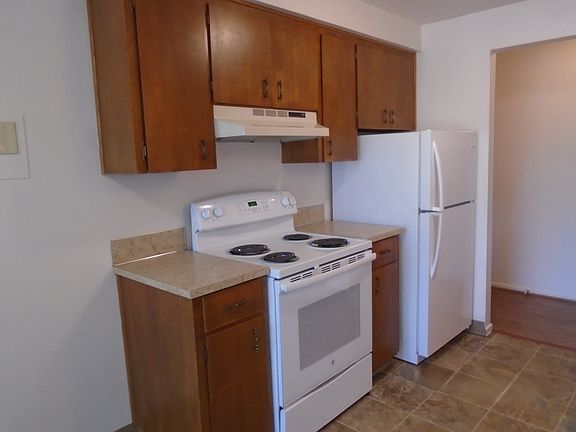 5th image of 1125 Wyatt Ave #4