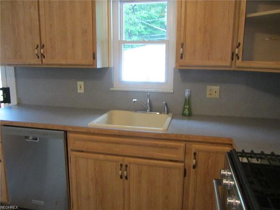 3rd image of 4400 Sky Lane Dr