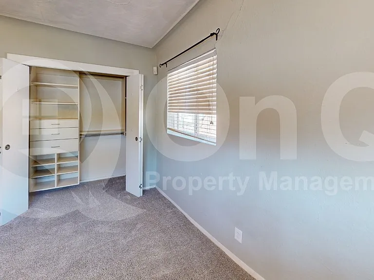 1305 E Water St — Photo 12