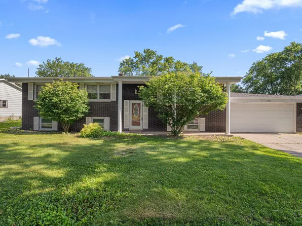 1810 W 93rd Pl, Crown Point, IN 46307