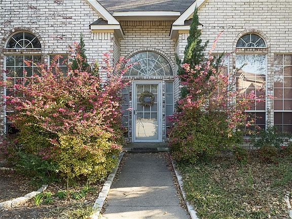 5th image of 11113 Hermitage Ln