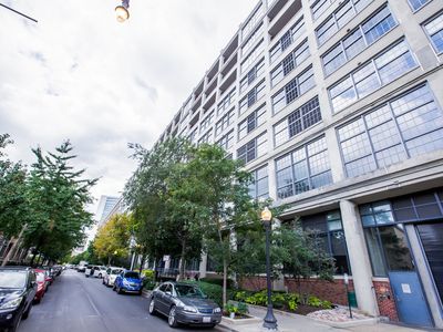 900 N Kingsbury St APT 906, Chicago, IL, 60610