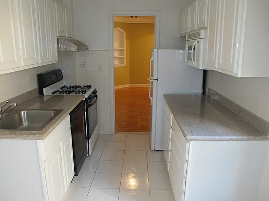 Rented by SUN WOOD REAL ESTATE | media 23