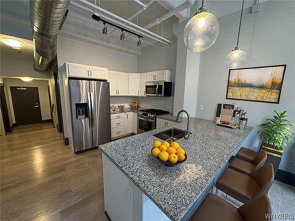 4th image of 210 Ellicott St #202