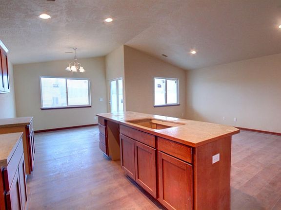 4th image of 1915 S Canyon Woods Ln
