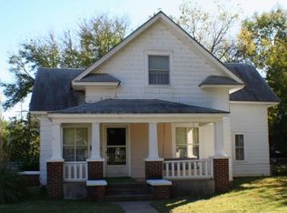 251 E Broadway Ave, Augusta, KS 67010