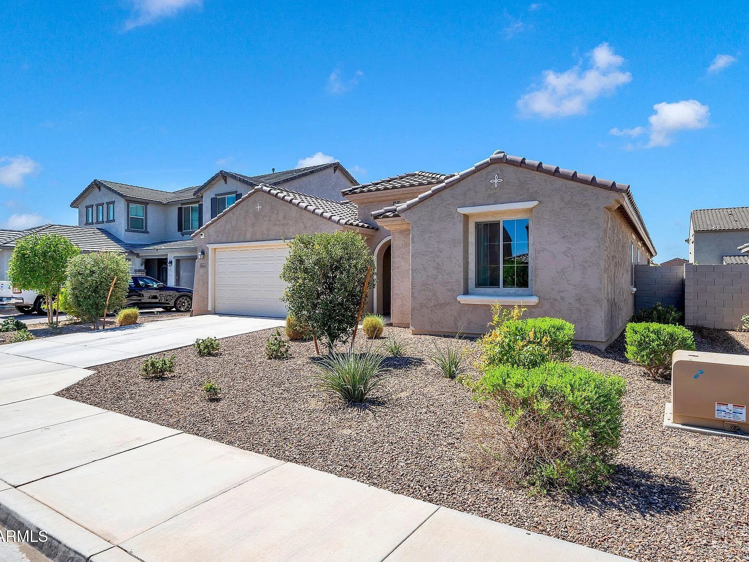 4 bed, 2.5 bath, 2473 sqft, $2,450 — Photo 3