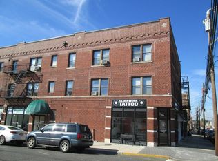 305 Milburn Ave APT 3, Lyndhurst, NJ 07071