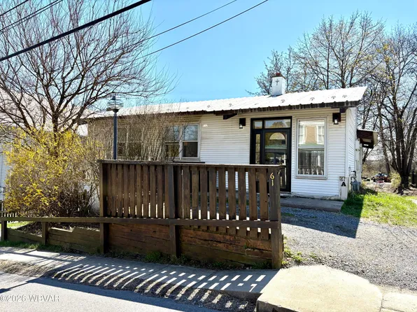 61 W Houston Ave, Montgomery, PA 17752