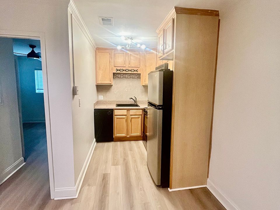 2nd image of 2018 S Milledge Ave APT 2