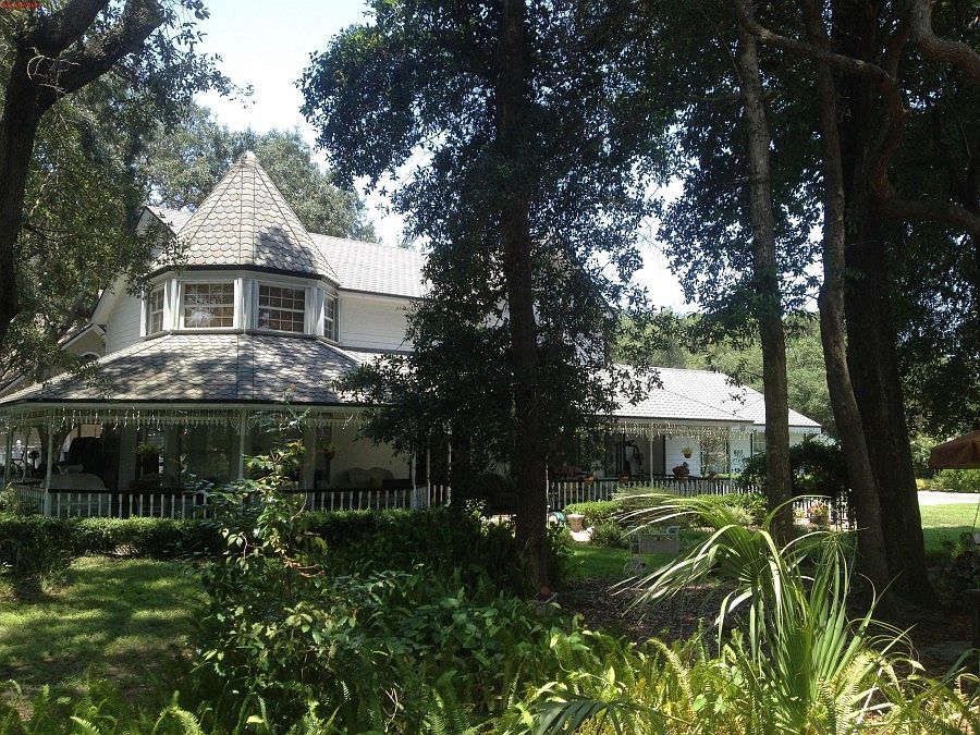 1st image of 800 Florida Blvd