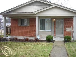 2nd image of 6090 Nightingale St