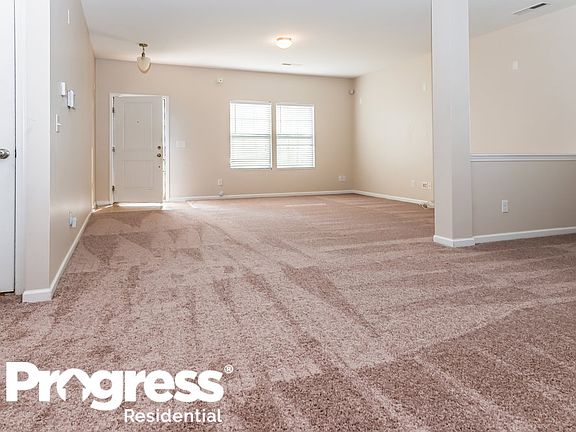 4th image of 1919 Safflower Cres