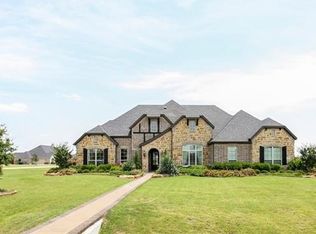 112 Willowbrook Dr, Waxahachie, TX 75165