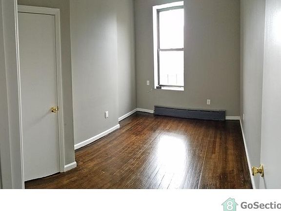 4th image of 25 Port Richmond Ave #1