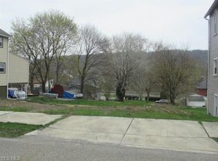 120 E Jackson St, Lowellville, OH 44436