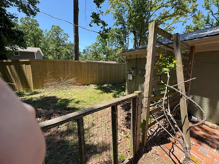 1001 Crawford Cir — Photo 15
