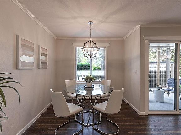 5th image of 10401 NE 32nd Pl APT A102