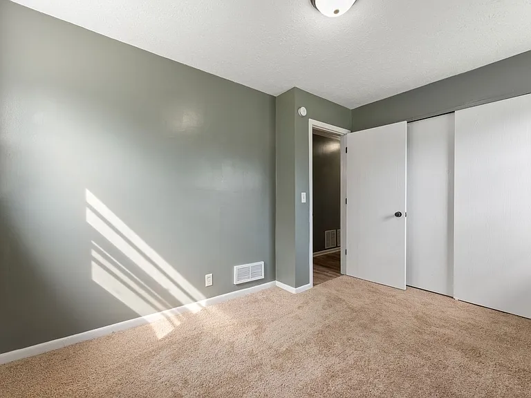 4655 Curtis Ave — Photo 11