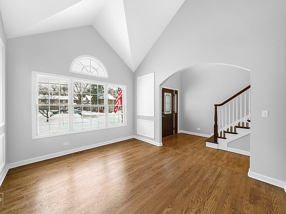 2nd image of 24 Melrose St