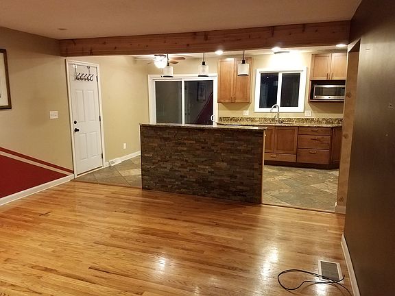4th image of 2811 Robert Pkwy