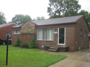 9025 Columbia, Redford, MI 48239